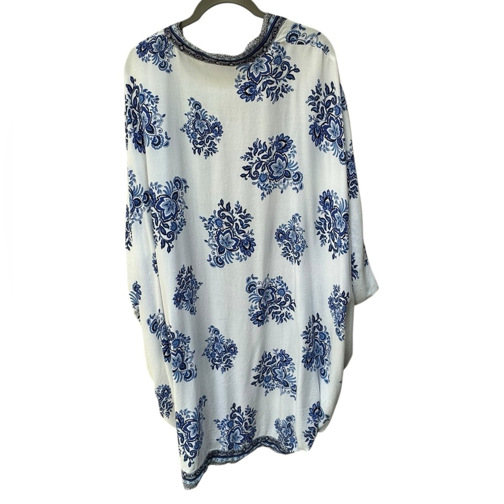 LUQ Blue and White Floral Kimono size XL - Picture 5 of 8